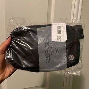 Lululemon Everywhere Belt Bag Black